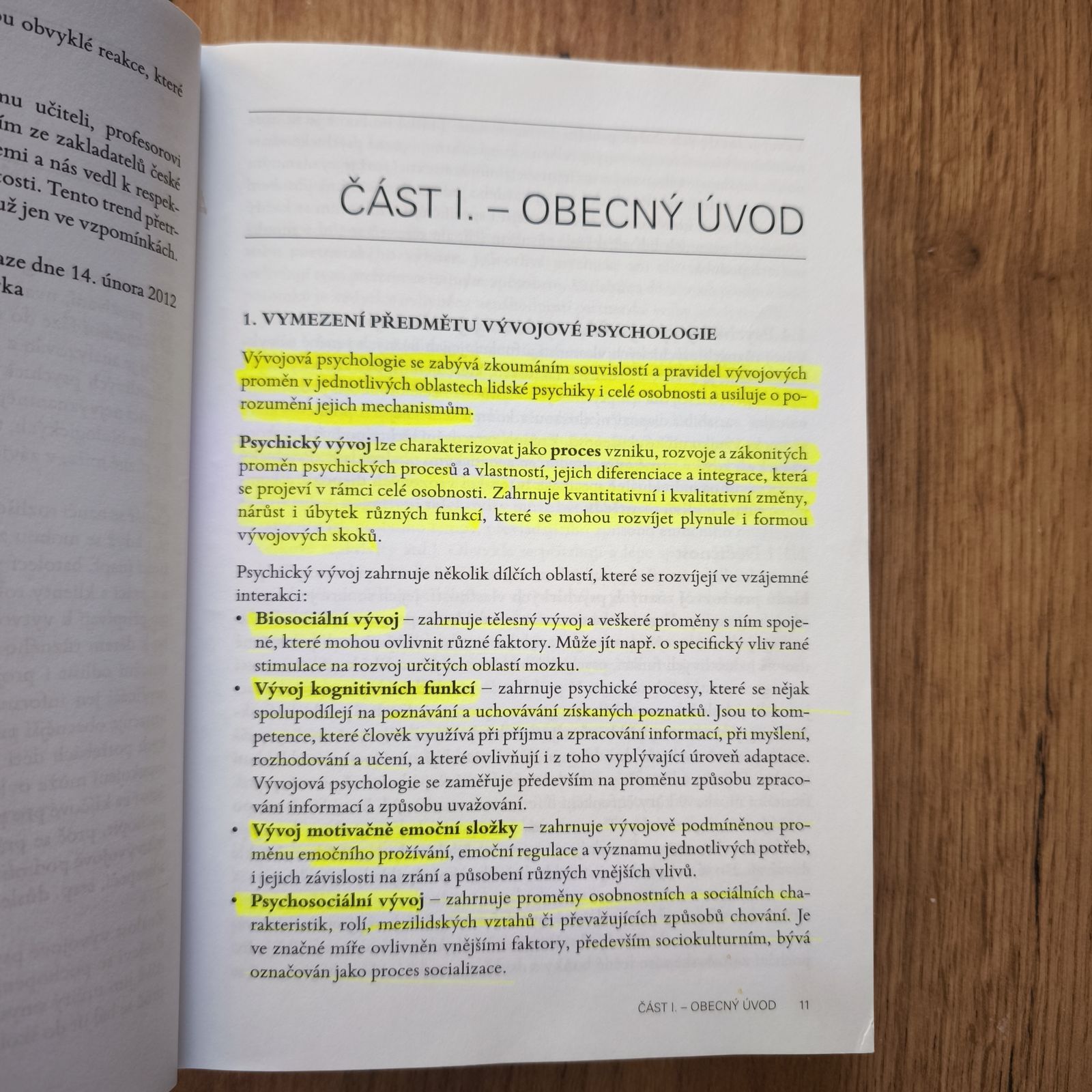 Ukázka žlutého zvýraznění v textu knihy Vývojová psychologie.