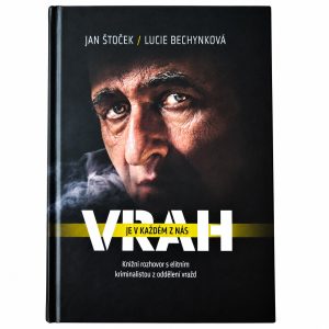 Přední obálka knihy Vrah je v každém z nás.